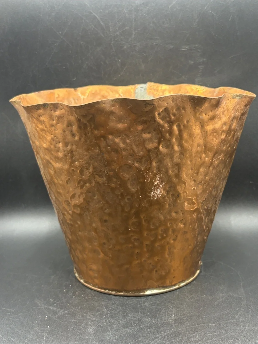 Artistic MFG Co. Vintage Solid Copper Hammered Ruffle Rim Vase Vessel Planter